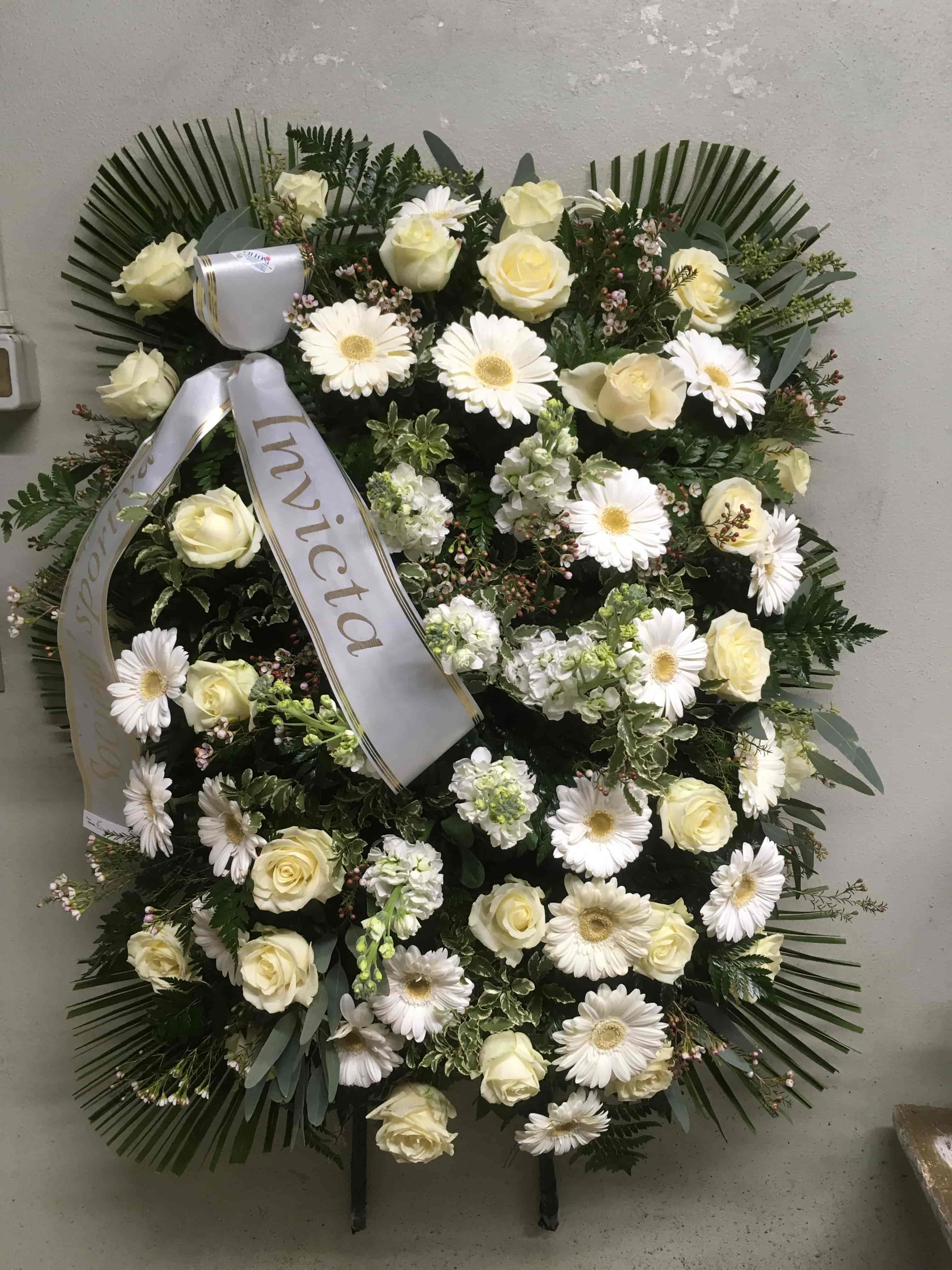 Composizione floreale funebre realizzata da Fiorista Cilloni